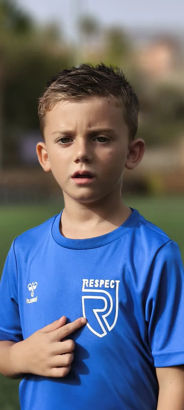 Jugadores, entrenadores y comunidad de Respect Academy — 18