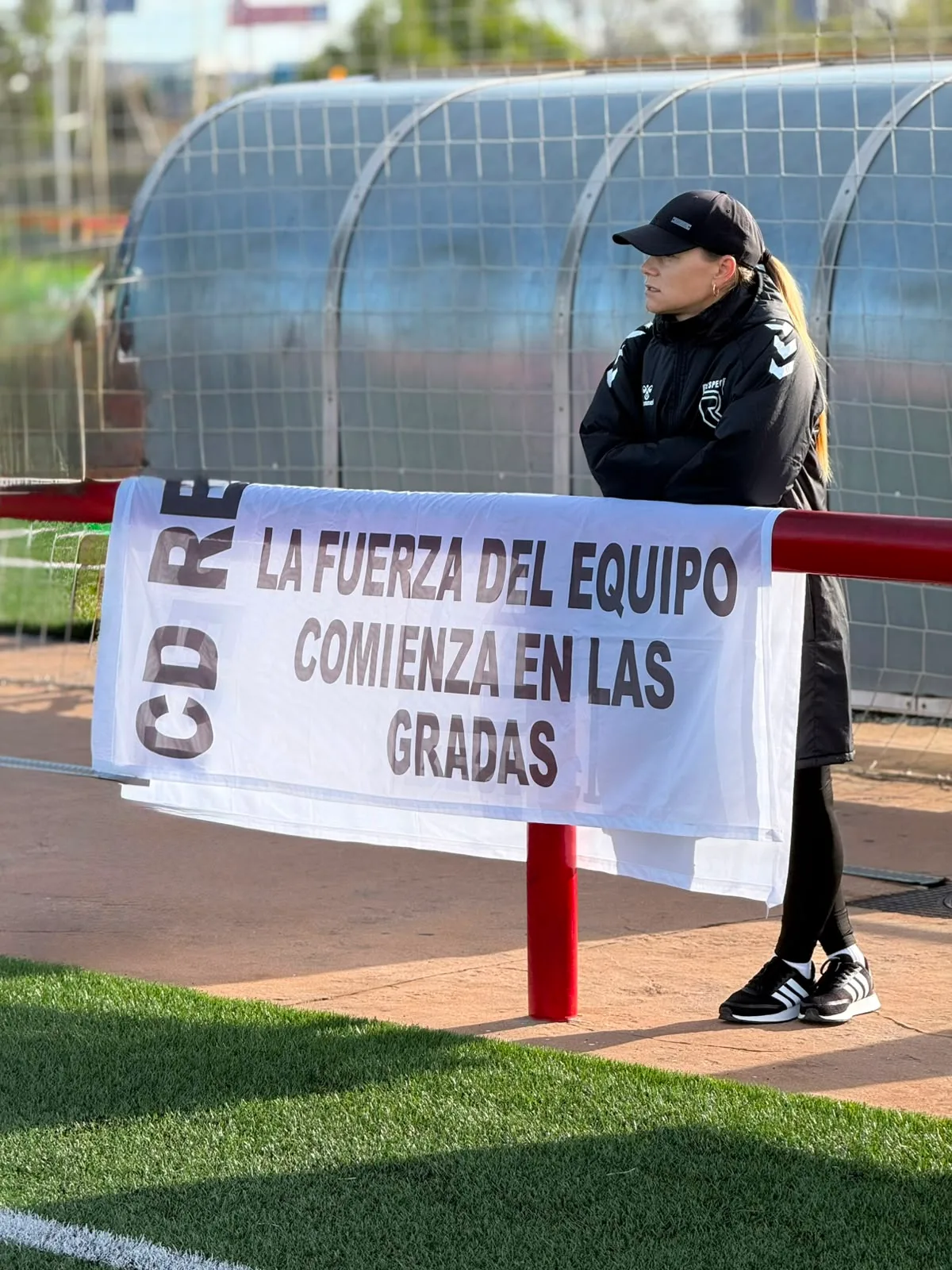 Jugadores, entrenadores y comunidad de Respect Academy — 24