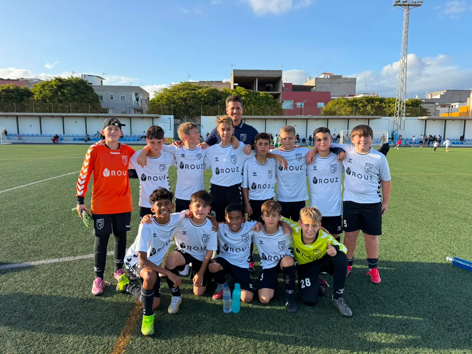 Jugadores, entrenadores y comunidad de Respect Academy — 28