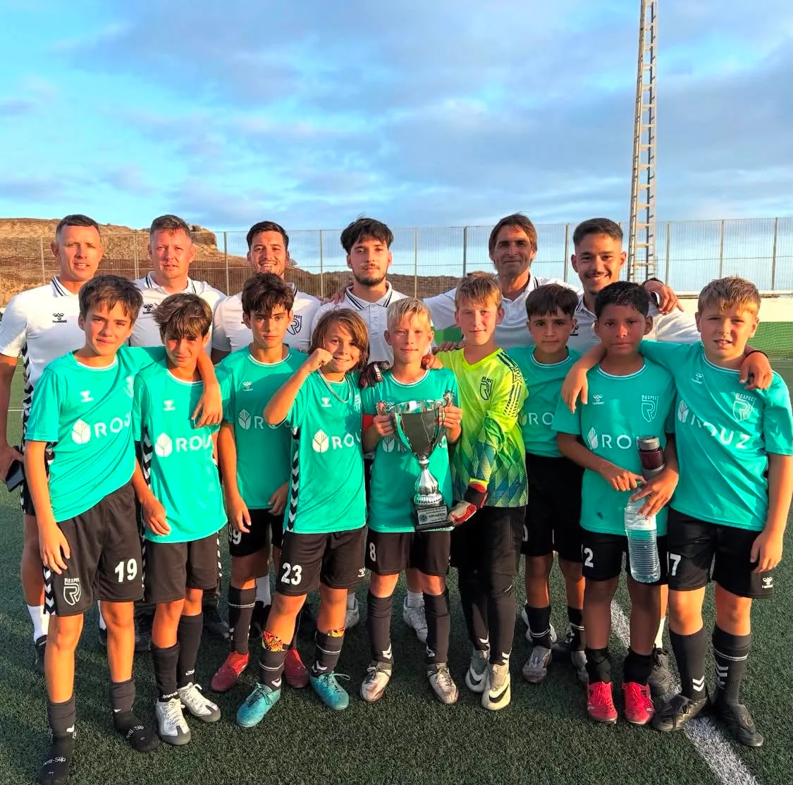 Jugadores, entrenadores y comunidad de Respect Academy — 36