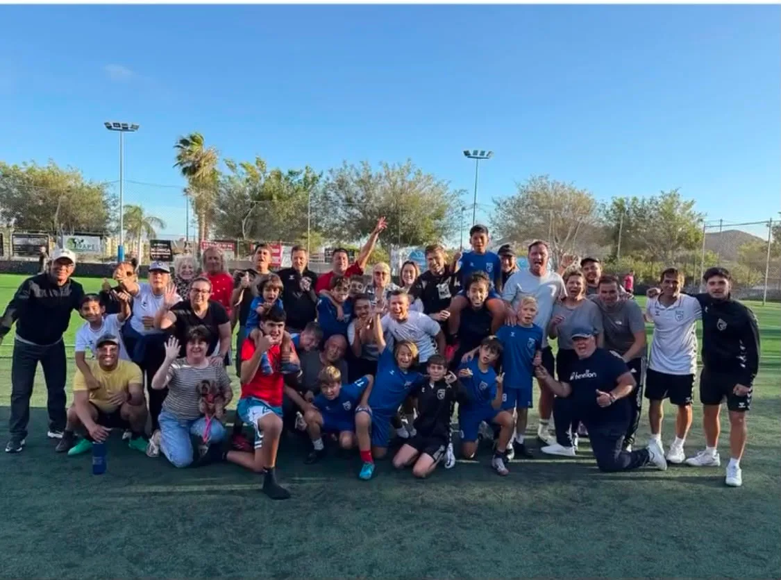 Jugadores, entrenadores y comunidad de Respect Academy — 39